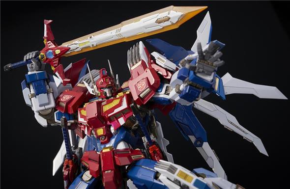 TRANSFORMERS STAR SABER FIGURE