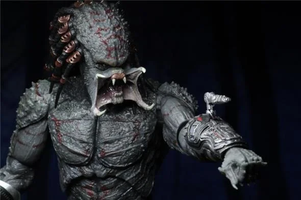 NECA - PREDATOR ARMORED ASSASSIN PREDATOR DLX