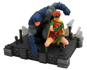 DC GALLERY - DK RETURNS BATMAN&CARRIE DLX