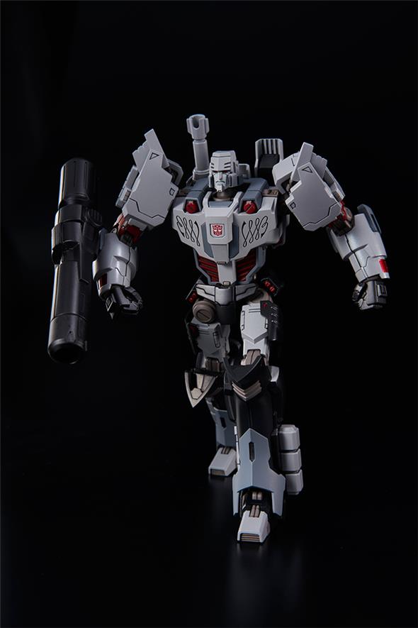 TRANSFORMERS IDW MEGATRON MODEL KIT