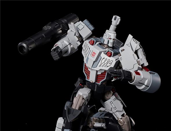 TRANSFORMERS IDW MEGATRON MODEL KIT