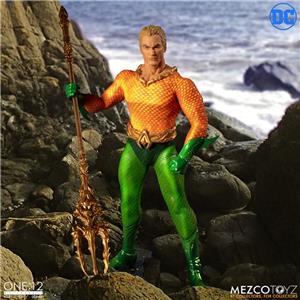 mezco-one12-collective-comics-aquaman