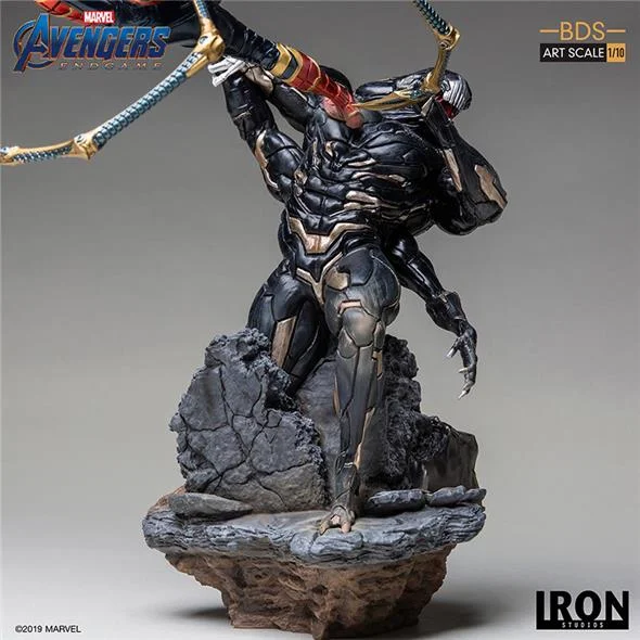 1/10 IRON STUDIOS - AVENGERS ENDGAME IRON SPIDER VS OUTRIDER