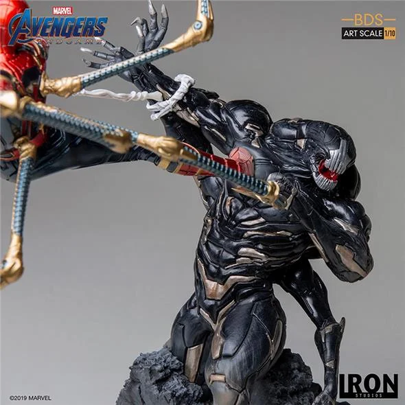 1/10 IRON STUDIOS - AVENGERS ENDGAME IRON SPIDER VS OUTRIDER