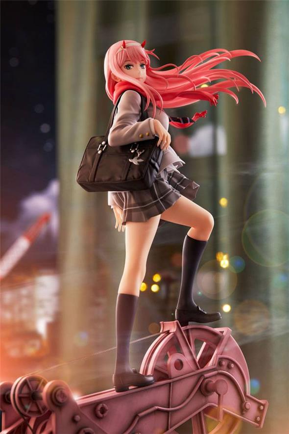 1/7 DARLING IN THE FRANXX - ZERO TWO SCHOOL UNIFORM VERSION STATUE