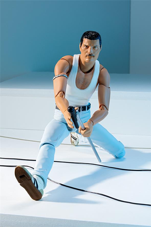 S.H. FIGUARTS - FREDDIE MERCURY LIVE AID