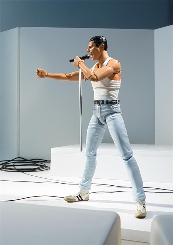 S.H. FIGUARTS - FREDDIE MERCURY LIVE AID