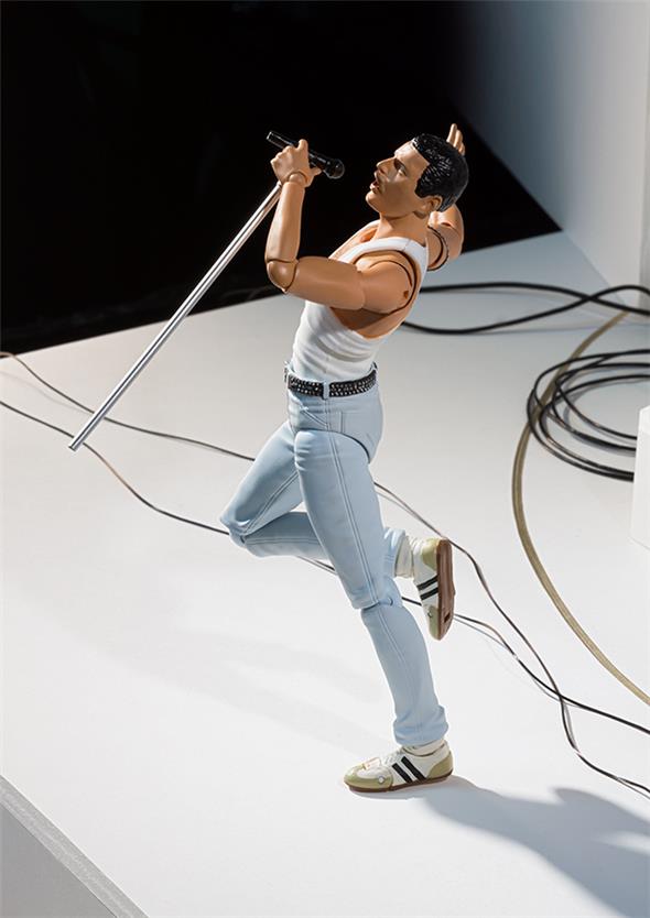 S.H. FIGUARTS - FREDDIE MERCURY LIVE AID