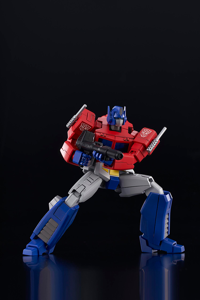 TRANSFORMERS OPTIMUS PRIME G1 MODEL KIT