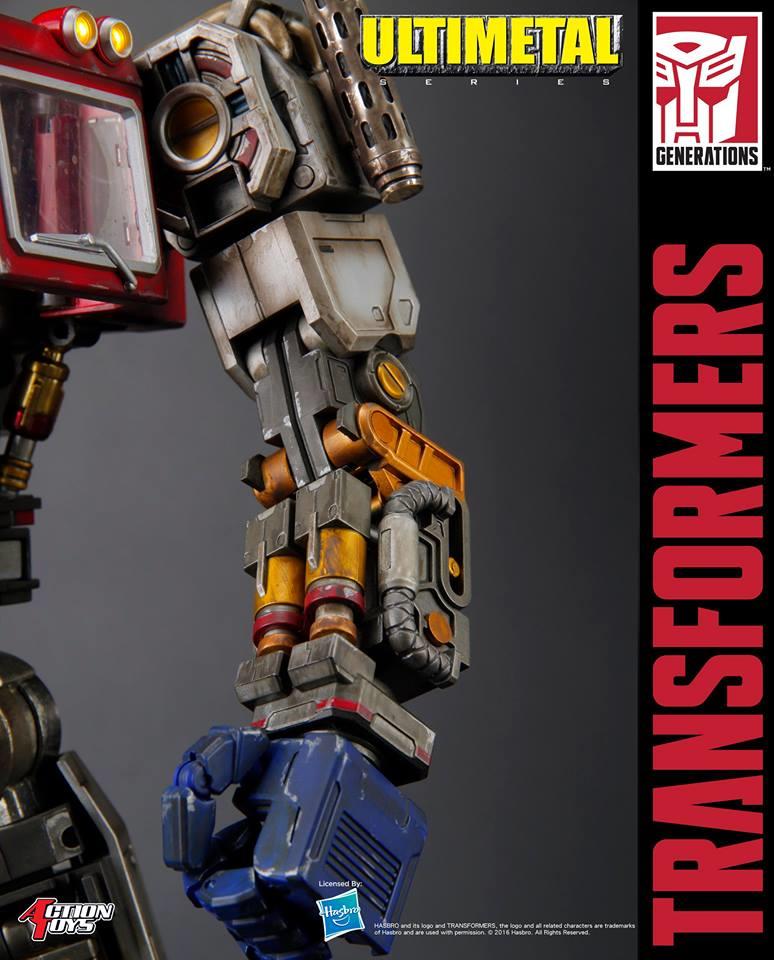 ULTIMETAL OPTIMUS PRIME BATTLE DAMAGED
