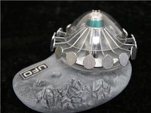 sixteen12-ufo-saucer-lunar-surfacer-diecast