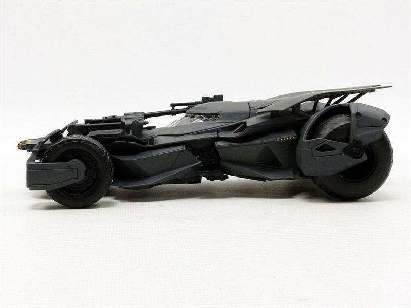 1/24 BATMOBILE - JUSTICE LEAGUE MOVIE