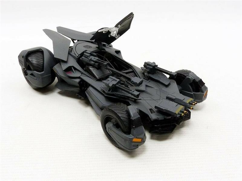 1/24 BATMOBILE - JUSTICE LEAGUE MOVIE