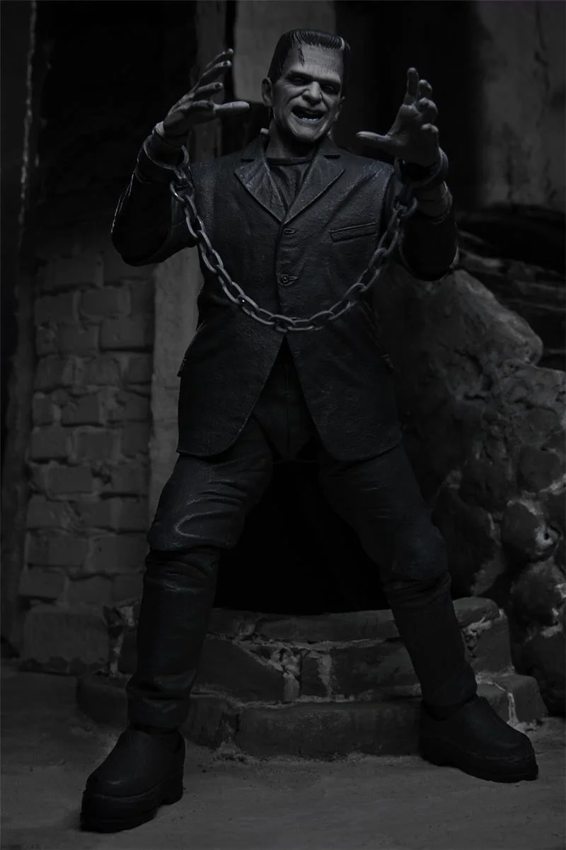 NECA - UM ULT FRANKENSTEIN MONSTER B/W