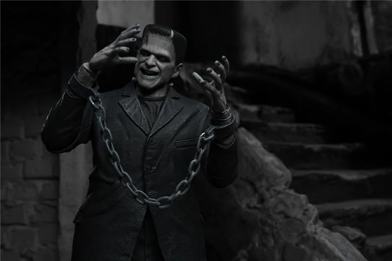NECA - UM ULT FRANKENSTEIN MONSTER B/W