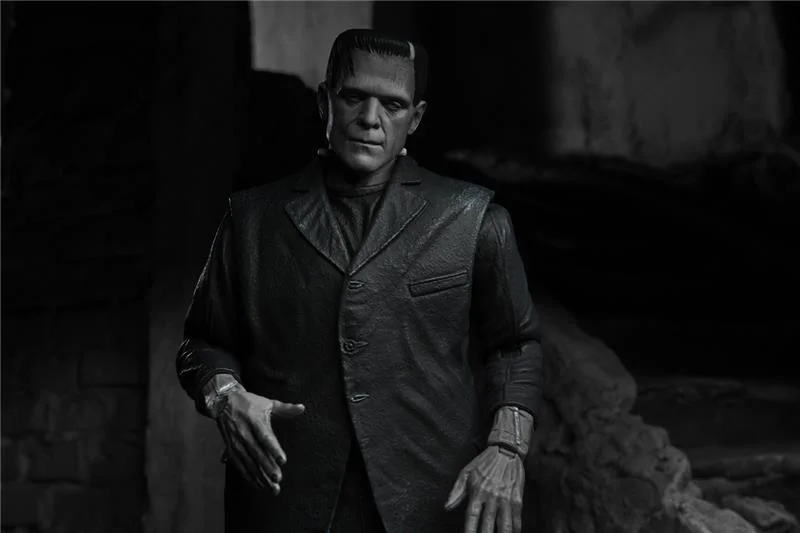 NECA - UM ULT FRANKENSTEIN MONSTER B/W