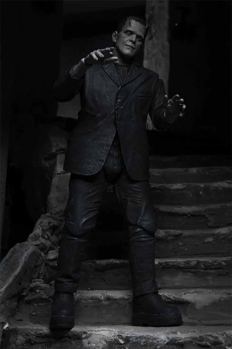 NECA - UM ULT FRANKENSTEIN MONSTER B/W