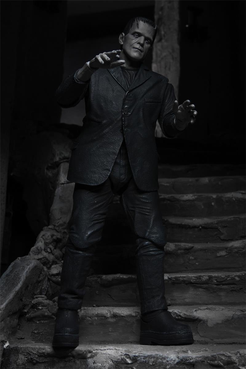 NECA - UM ULT FRANKENSTEIN MONSTER B/W