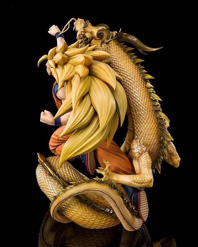 FIGUARTS ZERO - DRAGON BALL GOKU SUPER SAIYAN 3 DRAGON