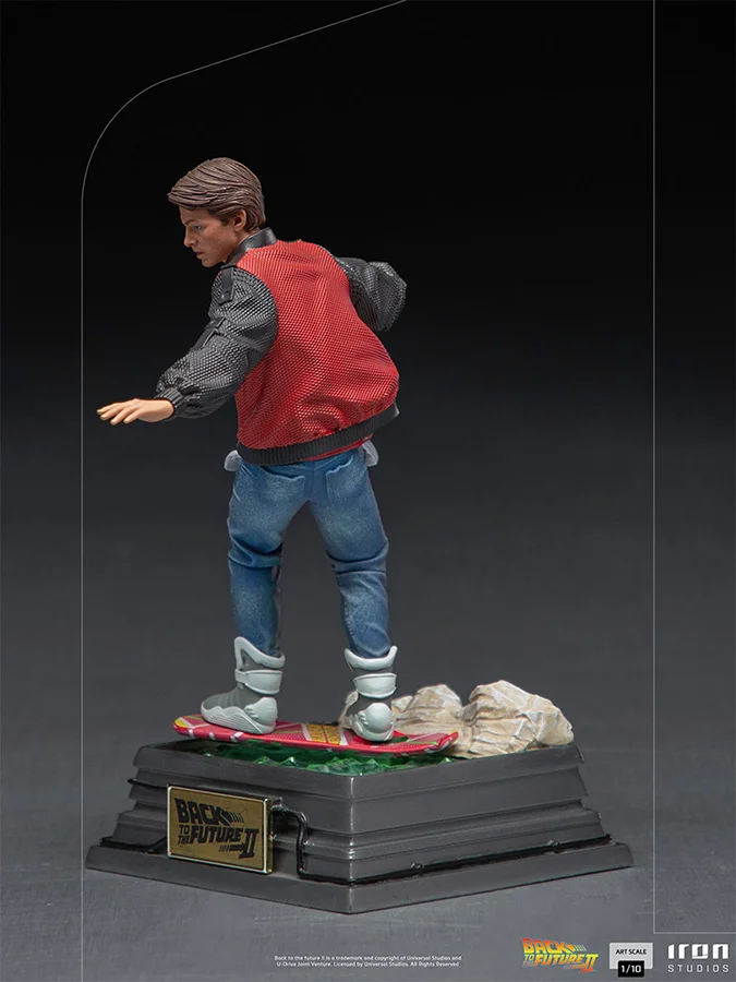 1/10 IRON STUDIOS - BTTF 2 MARTY MCFLY ON HOVERBOARD