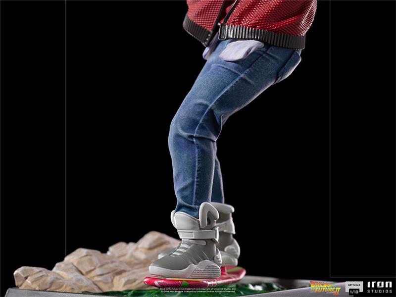 1/10 IRON STUDIOS - BTTF 2 MARTY MCFLY ON HOVERBOARD