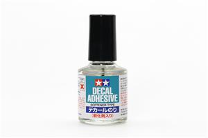 tamiya-adesivo-e-ammorbidente-per-decal