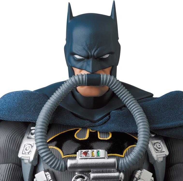 MAFEX STEALTH JUMPER BATMAN (BATMAN: HUSH VER.)