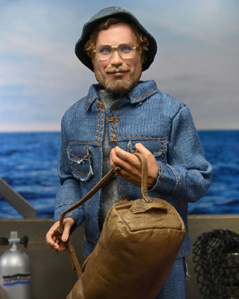 NECA - JAWS MATT HOOPER AMITY ARRIVAL CLOTH