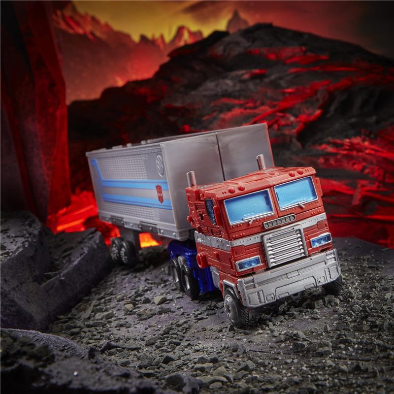 TRANSFORMERS WFC KCC OPTIMUS PRIME DLX