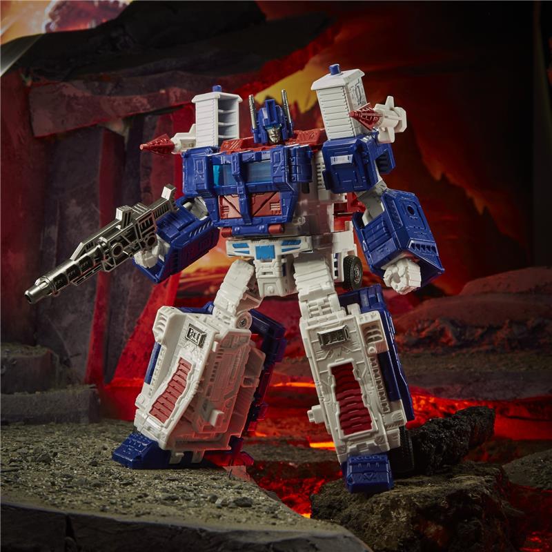 TRANSFORMERS WFC KCC ULTRA MAGNUS DLX