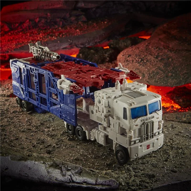 TRANSFORMERS WFC KCC ULTRA MAGNUS DLX