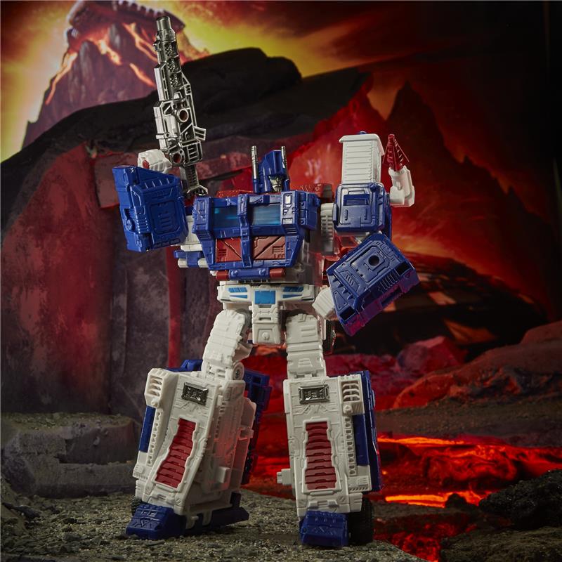 TRANSFORMERS WFC KCC ULTRA MAGNUS DLX