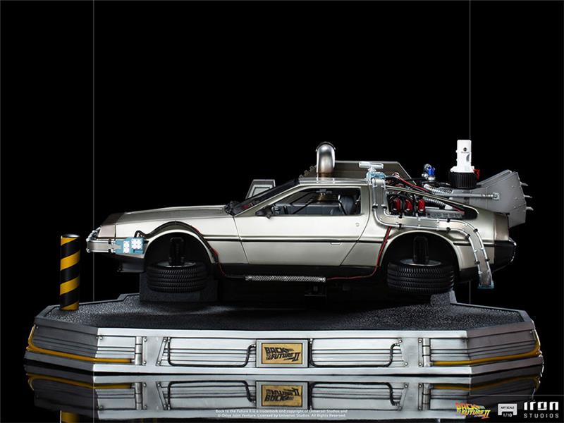 1/10 IRON STUDIOS - BTTF 2 DELOREAN REGULAR ART STATUE