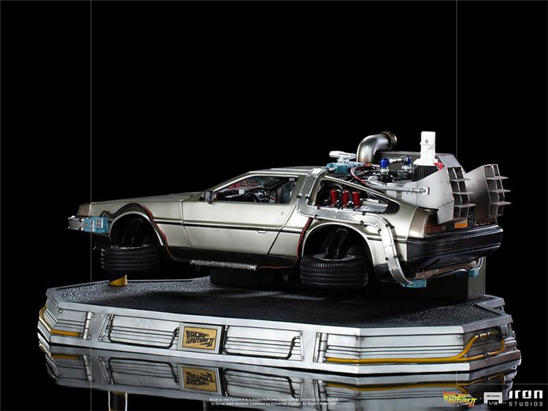 1/10 IRON STUDIOS - BTTF 2 DELOREAN REGULAR ART STATUE