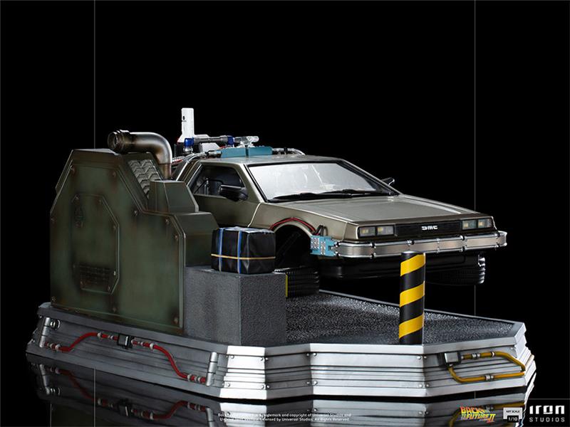 1/10 IRON STUDIOS - BTTF 2 DELOREAN REGULAR ART STATUE