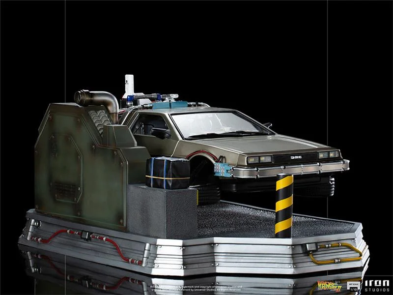 1/10 IRON STUDIOS - BTTF 2 DELOREAN REGULAR ART STATUE