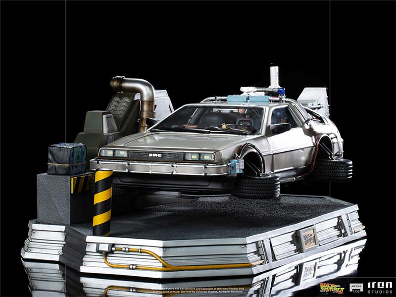 1/10 IRON STUDIOS - BTTF 2 DELOREAN REGULAR ART STATUE