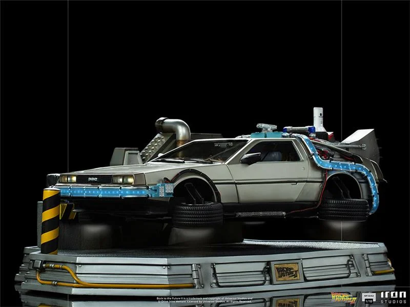 1/10 IRON STUDIOS - BTTF 2 DELOREAN REGULAR ART STATUE