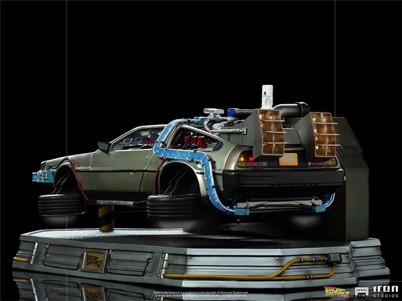 1/10 IRON STUDIOS - BTTF 2 DELOREAN REGULAR ART STATUE