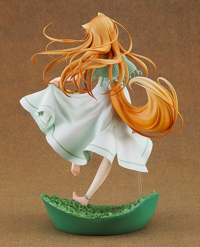 SPICE AND WOLF HOLO SCENT OF FRUIT STATUE
