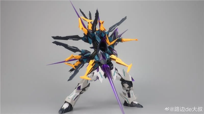 1/100 XH-01 HUNTING FALCON