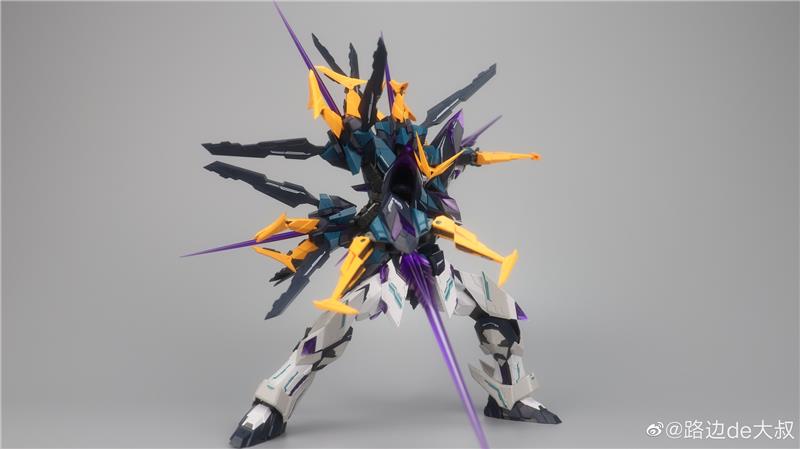 1/100 XH-01 HUNTING FALCON