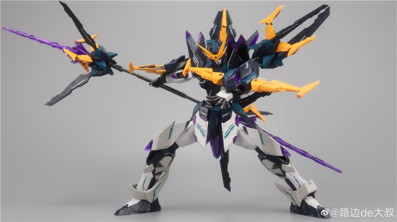 1/100 XH-01 HUNTING FALCON