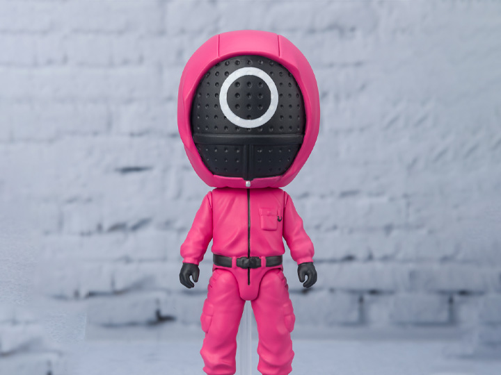 MINI FIGUARTS - SQUID GAME MASKED WORKER