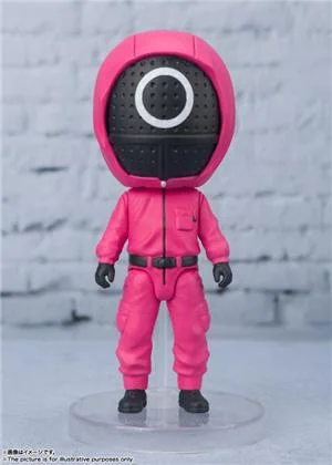 bandai-mini-figuarts-squid-game-masked-worker