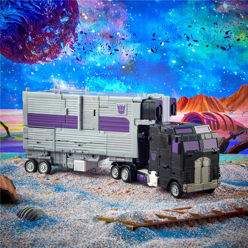 TRANSFORMERS LEGACY MOTORMASTER