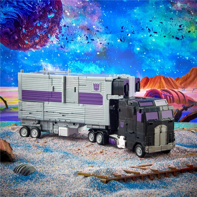 TRANSFORMERS LEGACY MOTORMASTER