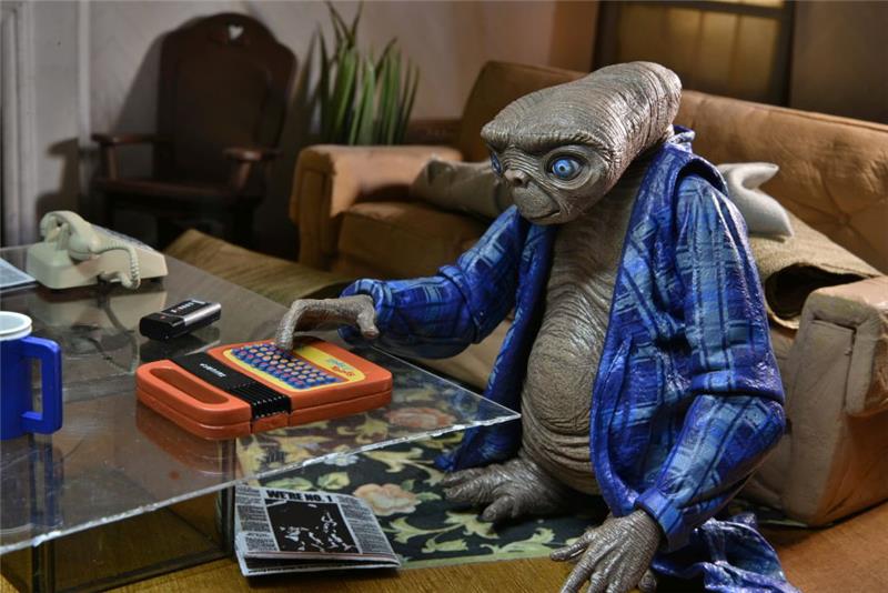 NECA - E.T. 40TH ANNIVERSARY TELEPATHIC ULTIMATE