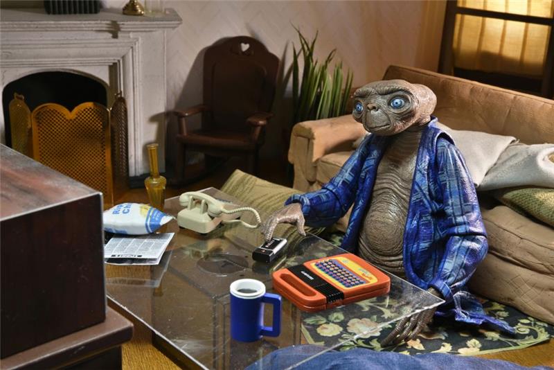 NECA - E.T. 40TH ANNIVERSARY TELEPATHIC ULTIMATE