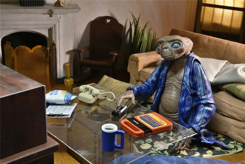 NECA - E.T. 40TH ANNIVERSARY TELEPATHIC ULTIMATE